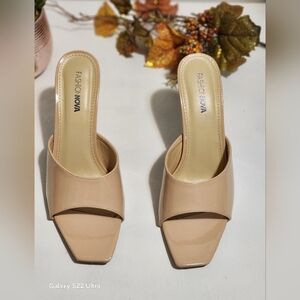 Fashion Nova Women's Nude Mules